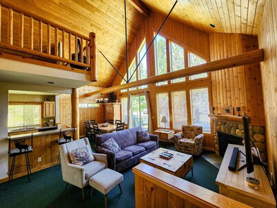 3BR Chalet | Queen, Twin Beds & Private Hot Tub