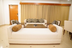 平房, 陽台, 花園景觀 | 起居區