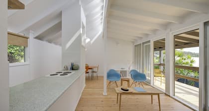 Norah Beach Shack 2 – 30m to beach!