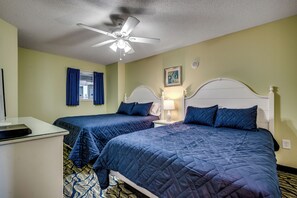 2 bedrooms, iron/ironing board, free WiFi, bed sheets - Relaxing Coastal Escape (Myrtle Beach)