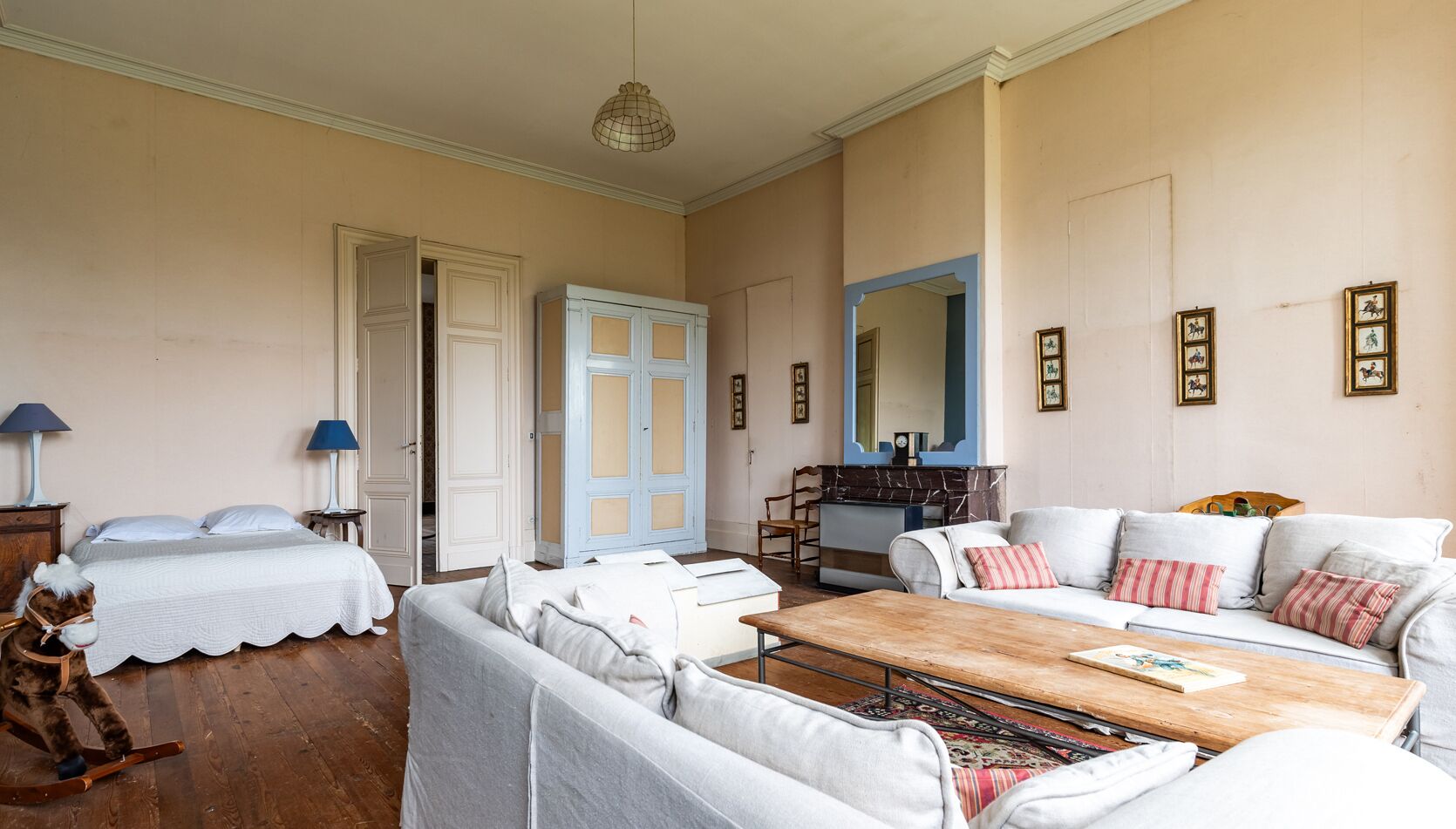 7 bedrooms, WiFi, bed sheets