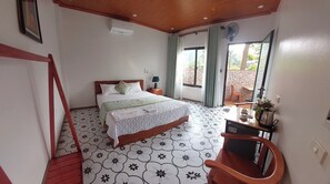 Deluxe Double Room, Balcony, Mountain View - Tam Coc Happy Day Bungalow (Hoa Lu)