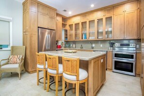 Oven, stovetop, coffee/tea maker, cookware/dishes/utensils