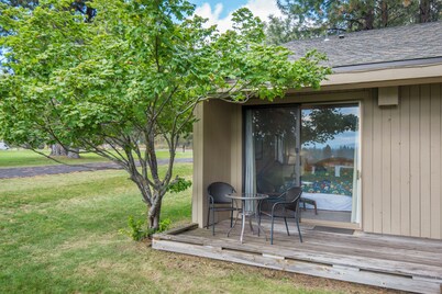 LCR028 | Lodge Room with amazing mountains and meadow views.