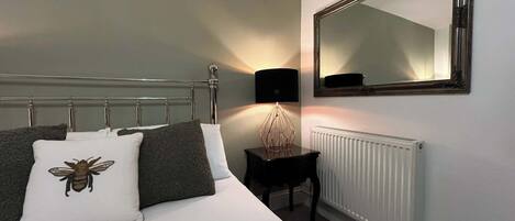 1 bedroom, iron/ironing board, internet, bed sheets