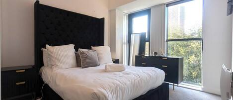 1 habitación, tabla de planchar con plancha, internet y ropa de cama