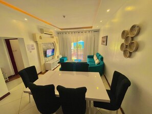 Family Apartment, Ocean View | Living area