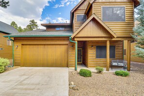 Interior - Pinetop Lakes Golf Club Cabin w/ Central A/C (Pinetop)