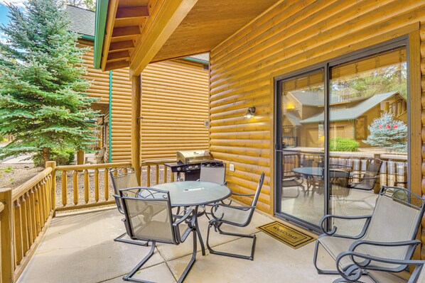 Interior - Pinetop Lakes Golf Club Cabin w/ Central A/C (Pinetop)