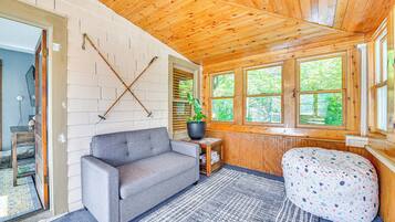 Cottage (2 Bedrooms) | Interior