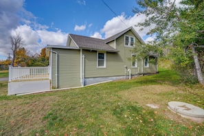 Interior - 2 Mi to Windham Mountain: Scenic Home w/ Fire Pit! (Windham)