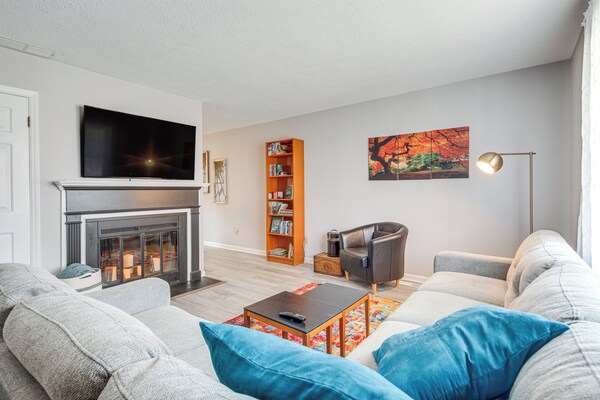 Walk To Main St Hendersonville: Chic Home W/ Yard - Mountain Home, NC