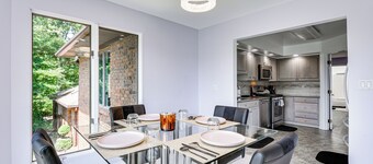 Bright Guest House: 15 Mi to Dtwn Baltimore!