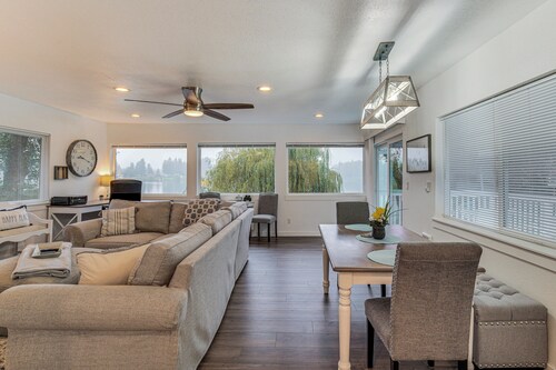 Spanaway Lakefront House: Dock, Fire Pit