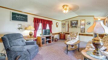 House (2 Bedrooms) | Interior