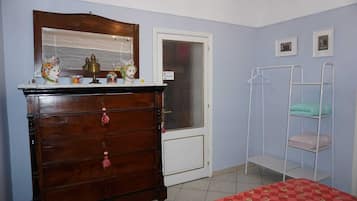 3 Schlafzimmer, Schreibtisch, Bügeleisen/Bügelbrett, kostenloses WLAN