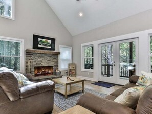 Unclassified image, 2 of 22, button