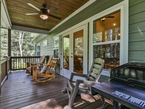 Terrace/patio - Cascading Falls Retreat (Ellijay)