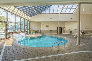 Innenpool, beheizter Pool