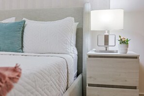 2 bedrooms, desk, iron/ironing board, WiFi