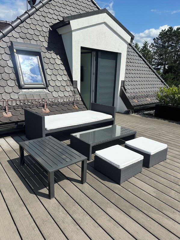 Terrace/patio - Chic DG Whg 2 rooms + wellness bath + roof terrace (special conditions for monthly rent) (München)