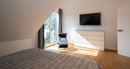 schicke DG Whg 2Zi+Wellnessbad+Dachterrasse ( Sonderkonditionen für Monatsmiete)