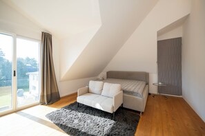2 bedrooms, free WiFi, bed sheets - Chic DG Whg 2 rooms + wellness bath + roof terrace (special conditions for monthly rent) (München)