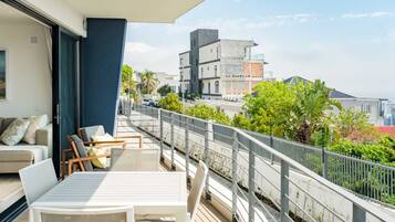 Apartment | 2 bedrooms, desk, Internet