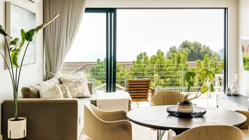 Apartment | 2 bedrooms, desk, Internet