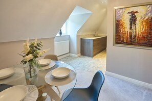 Apartment | 2 bedrooms - Host Stay Danford Court (Solihull)