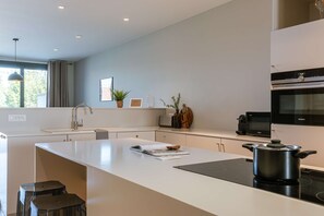 3 bedrooms, Internet - House Tilo Charming Holiday Home in Ypres for 8 Guests History Nature and Relaxation (Ypres)