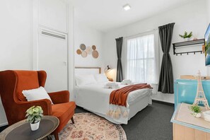 9 多间卧室、办公桌、熨斗/熨衣板、WiFi