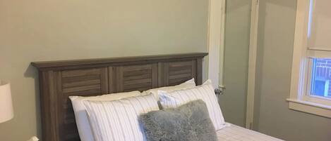 3 chambres, fer et planche à repasser, Wi-Fi, draps fournis