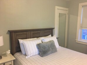 3 室のベッドルーム、アイロン / アイロン台、WiFi、ベッドシーツ
