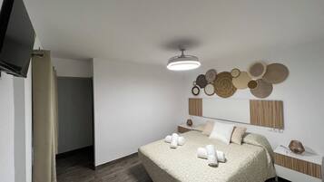 1 bedroom, iron/ironing board, travel cot, WiFi
