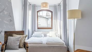 Studio | 1 bedroom, iron/ironing board, free WiFi