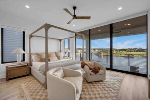 5 bedrooms, iron/ironing board, free WiFi, bed sheets