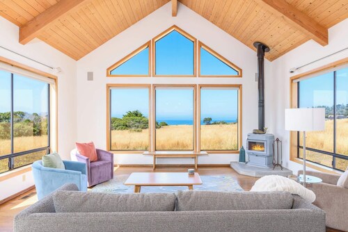 Spacious 3 BD for 6 + Ocean View