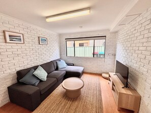 Smart TV - Welcome to Sea Breeze (Evans Head)