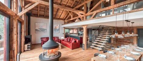 المنشأة من الداخل