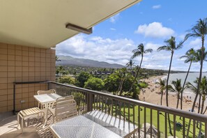 Condo, 2 Bedrooms | Outdoor dining - Mana Kai Maui Resort, #405c 2 Bedroom Condo (Kihei)