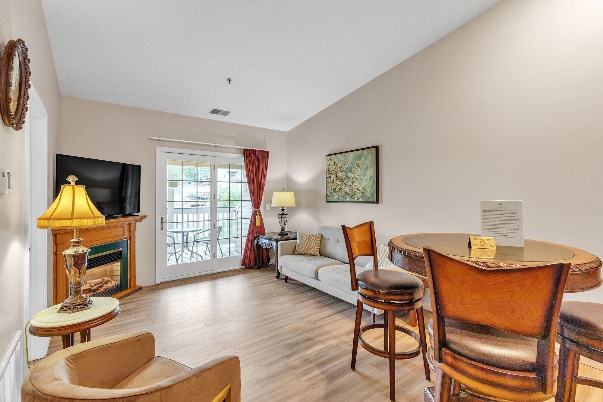 Suite, 1 Bedroom | Living area | Smart TV, streaming services