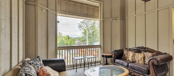 3rd Floor Front Side Penthouse Suite - 302 by Grand Wood Suites