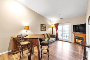 Studio | Living area