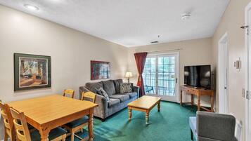Suite, 1 Bedroom | Living area | Smart TV, streaming services