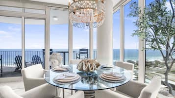 Condo, 3 habitaciones | Restaurantes
