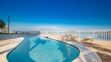 Huoneisto, 3 makuuhuonetta | Uima-allas | Sisäuima-allas, ulkouima-allas