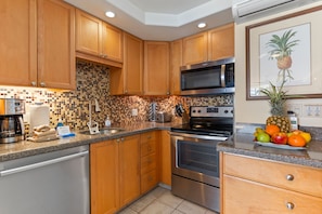House, 1 Bedroom | Private kitchen | Coffee/tea maker, fridge, oven, toaster - Mana Kai Maui Resort, #405a 1 Bedroom Condo (Kihei)