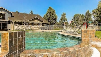 House, 2 Bedrooms | Pool