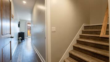 Condo, 2 Bedrooms | Interior